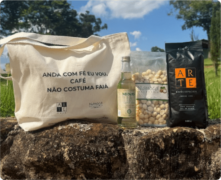 Kits corporativos personalizados: presentes exclusivos com cafés especiais, macadâmias, cachaça artesanal e mel do Sul de Minas!